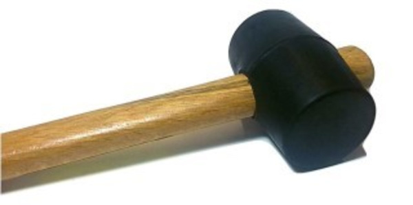 Изображение киянка резиновая, деревянная рукоятка, 340 г (hobbi) 1/12
